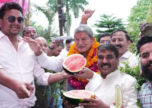 उत्तराखंड कांग्रेस में नहीं थम रही अंदरूनी खटास, ‘हरदा’ की फल पार्टी से बड़े नेता रहे दूर