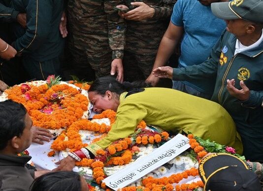 पिथौरागढ़: सिक्किम में हिमस्खलन की चपेट में आकर शहीद हुए लांस नायक विकास कुमार, पैतृक गांव में सैन्य सम्मान के साथ अंतिम संस्कार