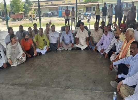 रुद्रपुर: गेहूं खरीद शुरू न होने पर भड़के विधायक तिलक राज बेहड़, बोले- किसानों को परेशान किया तो अधिकारियों को जूतों से पिटवाऊंगा