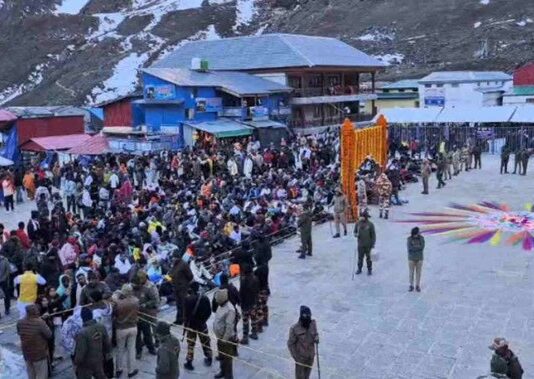केदारनाथ यात्रा व्यवस्थाओं पर सख्ती: डीएम विशाल मिश्रा ने देर शाम धाम पहुंचकर ली समीक्षा बैठक