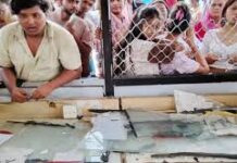 चारधाम यात्रा में अव्यवस्था: ऋषिकेश पंजीकरण काउंटरों पर भारी भीड़, यात्री ने तोड़ा टिकट काउंटर का शीशा