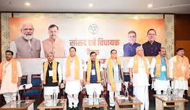 उत्तराखंड दौरे के अंतिम दिन भाजपा अध्यक्ष नितिन नवीन ने टपकेश्वर महादेव के किए दर्शन, युवाओं को दिया नेतृत्व और संगठन मजबूती का मंत्र