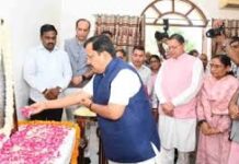 उत्तराखंड दौरे पर भाजपा राष्ट्रीय अध्यक्ष नितिन नवीन, स्व. बीसी खंडूड़ी को दी श्रद्धांजलि; संगठनात्मक बैठकों का दौर शुरू
