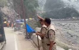 केदारनाथ यात्रा मार्ग पर बड़ा हादसा: सोनप्रयाग में हनुमान मंदिर के पास पहाड़ी से गिरे पत्थर, एक श्रद्धालु की मौत, दूसरा गंभीर घायल
