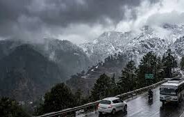 Uttarakhand Weather Update: कई जिलों में आज भी खराब रहेगा मौसम, तेज बारिश-तूफान का ऑरेंज अलर्ट जारी