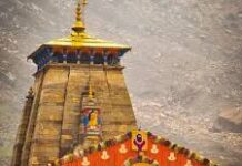 केदारनाथ धाम में सख्ती की तैयारी: मंदिर के चारों ओर लगेंगे 7 फीट ऊंचे बैरिकेड्स, रील बनाने वालों पर कड़ा नियंत्रण