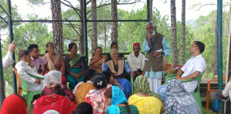 चिपको आंदोलन की धरती अदवाणी में पेड़ों को बांधें रक्षा सूत्र, महिलाओं ने लिया जंगल बचाने का संकल्प