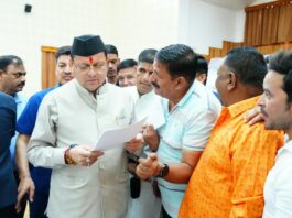 मुख्यमंत्री ने मुख्य सेवक सदन में सुनी जनसमस्याएं, त्वरित समाधान के लिए अधिकारियों को दिए निर्देश