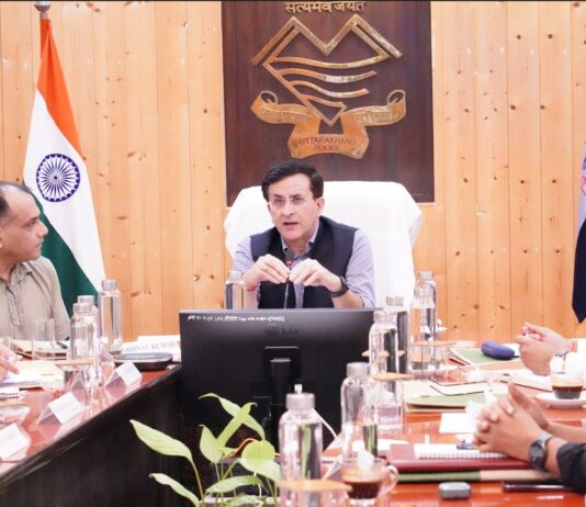 पुलिस महानिदेशक ने अभिसूचना एवं सुरक्षा विभाग के कार्यों की समीक्षा की