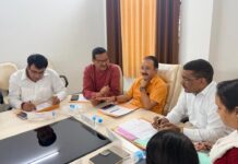 शिकायती प्रकरणों पर आयोग अध्यक्ष संजय नेगी ने की सुनवाई