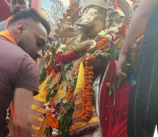 250 किलो पीतल की प्रतिमा का हरिद्वार में हुआ सांकेतिक विसर्जन