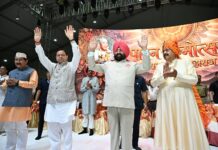 सीएम धामी शामिल हुए कैबिनेट मंत्री सतपाल महाराज के जन्मदिवस समारोह में
