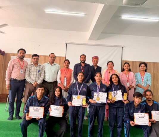 मुख्यमंत्री चैम्पियनशिप ट्रॉफी में एसजीआरआरयू के योग विद्यार्थियों का शानदार प्रदर्शन