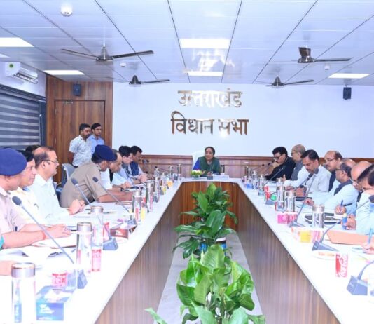 विधानसभा सत्र की तैयारियों एवं सुरक्षा व्यवस्था को लेकर स्पीकर ने ली बैठक